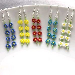 Daisy Chain Beaded Dangle Earrings🪻