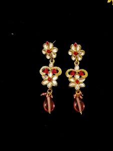 Stunning pink &amp; White Kundan Stone Necklace Set
