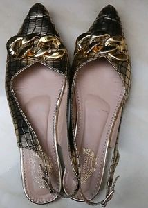 Chic Chain Detail Pointed Flats