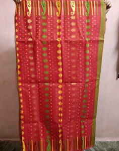 Vibrant Red &amp; Green Ethnic cotton Jamdani
