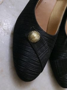Black Ballet Flats