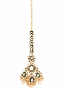 Elegant Kundan Jewellery Set