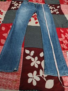 men blue jeans