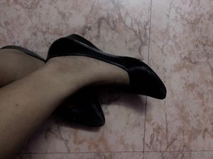 Stylish Black Pointed Toe Flats