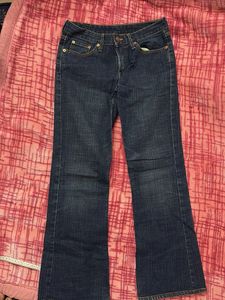 Blue low rise Levi’s Denim Jeans