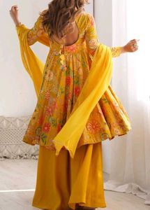 Yellow Floral Print Kurta set 🌼🌸