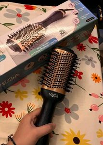 VEGA Women Volumizer Hair Dryer Brush