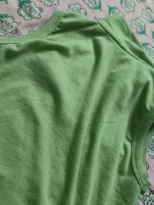 Green  collar top