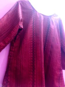 Beautiful Red Textured Top 💗