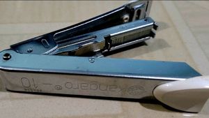 Kangaro Stapplar &amp; Lip Box