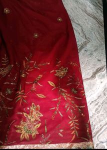 Have not wear one time.New sareeRoyal Red colourGo