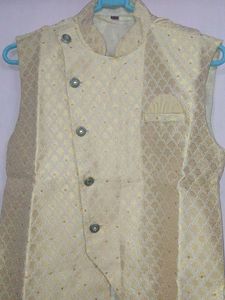 Elegant Ethnic Sleeveless Jacket