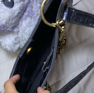 Chic Black Crocodile Embossed Shoulder Bag