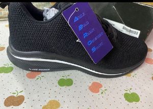 Aeros Black Lace-Up Sneakers