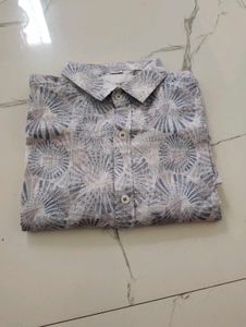 Men's Printed Button-Up Shirt