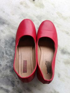 Vibrant Red Ballet flat heels