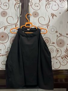 Chic Black Sleeveless Halter Neck Top