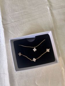Flower necklace-bracelet combo anti-tarnish