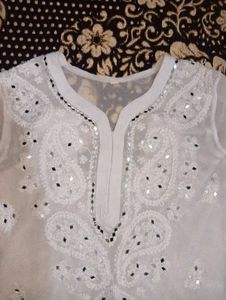 Elegant White Chikankari Kurta