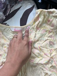 Embroidered V-Neck Kurta