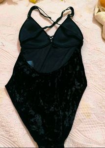 black H&amp;m velvet cup bodysuit 👍