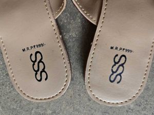 New Stylish Flat Sandals with Embellished Straps