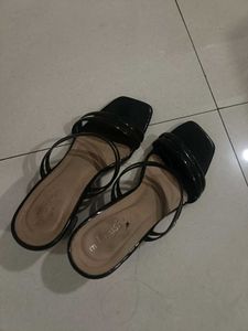 Chic Black Strappy Square Toe Flats