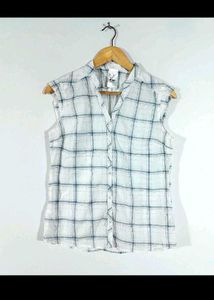 Sleeveless Plaid Button Down Top