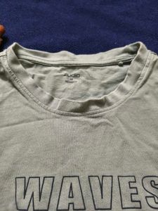 Men's Graphic T-Shirt "Waves" Medium size