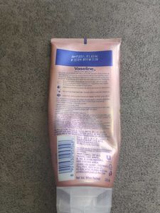 Vaseline Gluta-Hya Dewy Radiance Serum-Lotion