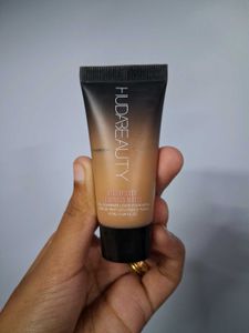 Huda Beauty Liquid Matte Foundation
