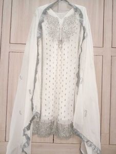 !!Sale!! Ivory Pakistani Article (Fully Stitched)