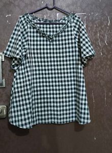 Chic Black &amp; White Gingham Top