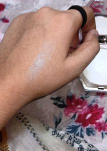 Fenty beauty Diamond Highlighter