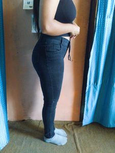 ❤️🤍Stylish Black High-Waisted Skinny Jeans🥀❤️