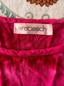 maroon pink tshirt
