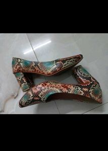 Stylish Snake Print Heels
