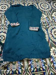 Beautiful Green Embroidered Kurta Set