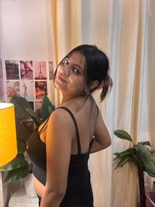 Black "My Own Boss" Crop Top