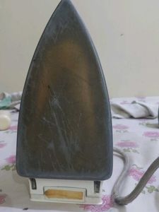 Philips Dry Iron model HI 114  W 1000
