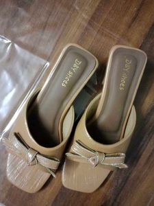 Chic Beige Bow Heels