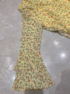 Flowy Floral Print Bell Sleeve Top
