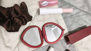 8 Assorted Lipsticks Bundle