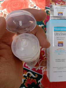 Neutrogena Ultra Sheer Dry-Touch Sunblock SPF 50+
