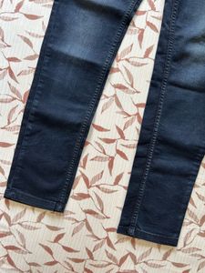 Stylish Women's Dark Wash Jeans 👖