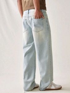 Light Wash Relaxed Fit Jeans
