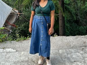Denim Button-Front Midi Skirt - crop top