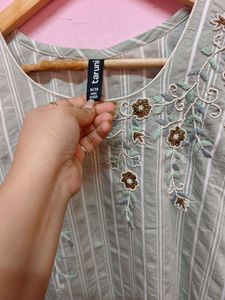 TARUNI Decent Kurtas (Women's)