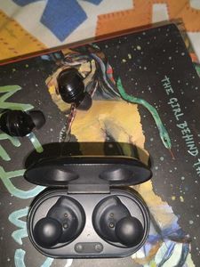 Wireless Earbuds with Charging Case