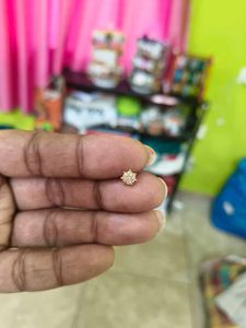 Cute Starburst Stud nosepin